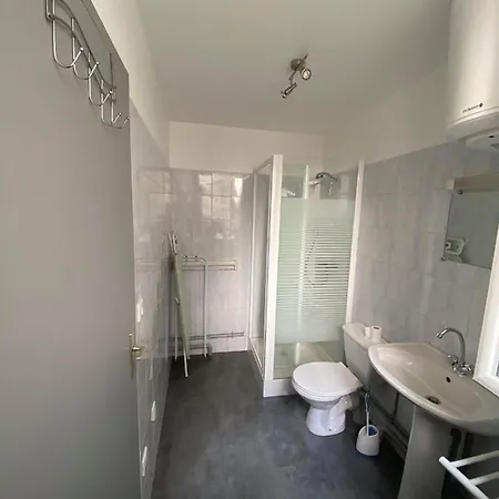 Proche Du Centre Apartment *